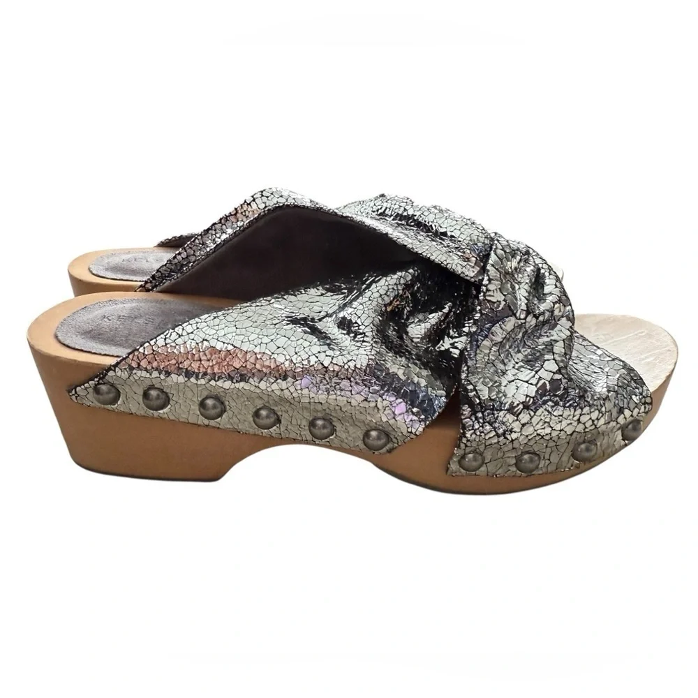 Kelsi Dagger Metallic Silver Crackle Brooklyn Clog 5.5